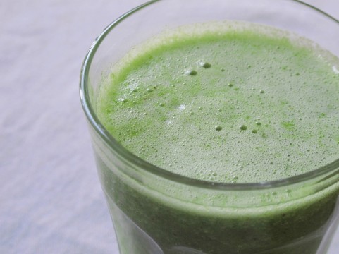 体臭を抑えるための栄養は野菜ジュースで十分か？